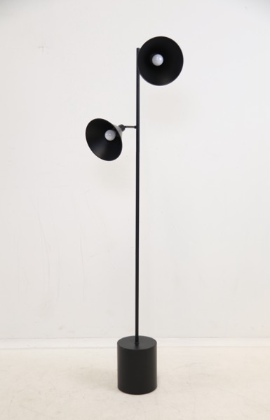 Golvlampa, justerbar, metall, Mio.