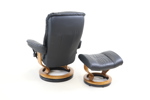 Snurrfåtölj med fotpall, justerbar, skinn/trä, "Stressless", Ekornes, Norge.