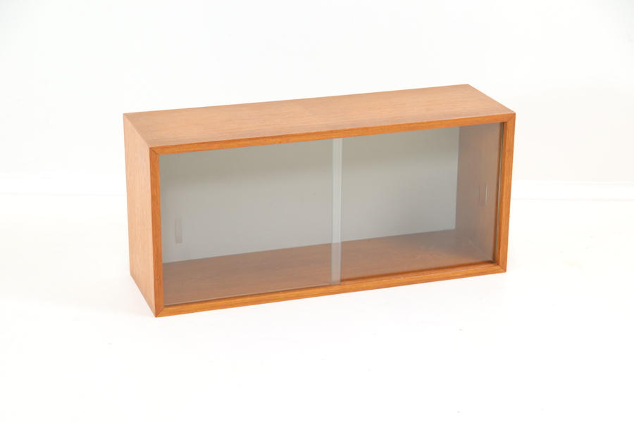 Skåp med skjutdörrar, teak/glas.