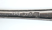 Sked, servettring, påfösare, silver.