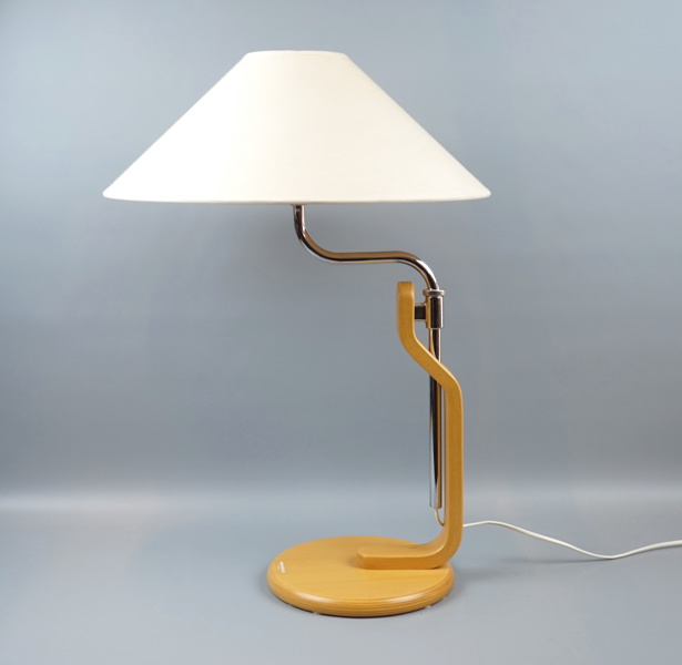 Lars Bessfelt, bordslampa, trä/metall, ''Grevie'', Ateljé Lytkan, Åhus.