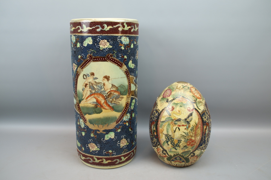 Golvvas och ägg, porslin, Kina.