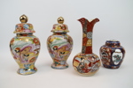 Lockurnor och vas, 4 delar, porslin, Asien.