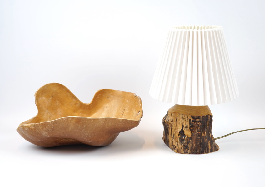 Vrilskål och bordslampa, trä, bl.a Söwe-Konst.