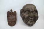 Masker/väggdekorationer, 2 st, terrakotta/trä.