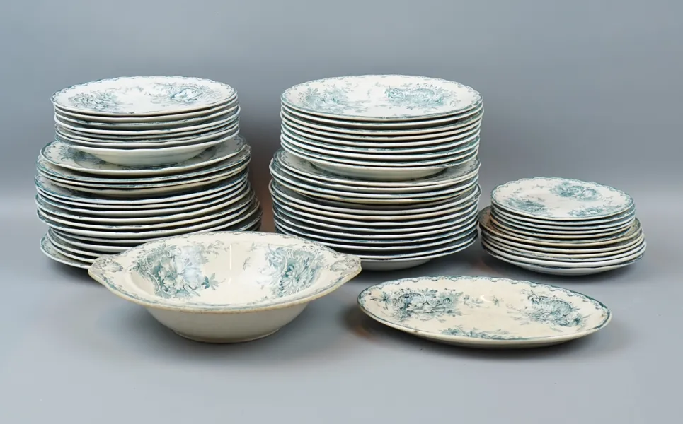 Servisdelar, 57 st, flintgods, ''Grön Anna'', Rörstrand/Göteborgs Porslinsfabrik.