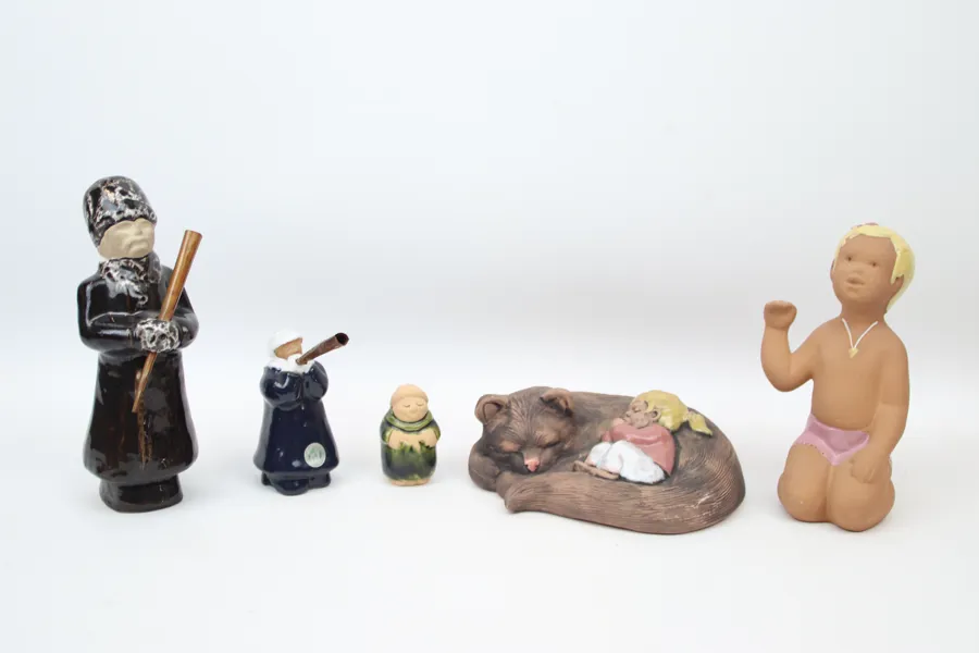 Figuriner, 5 st, bl.a Krukmakaren i Ystad och Jie.