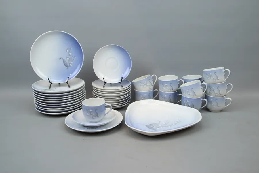 Servisdelar, 25 st, porslin, "Liljekonvalj", Bing & Gröndahl.