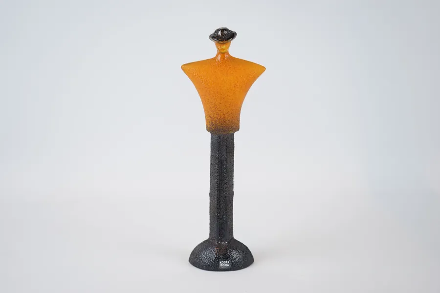 Kjell Engman, "Dressboy", skulptur, glas, ur serien Catwalk, Kosta Boda, signerad.
