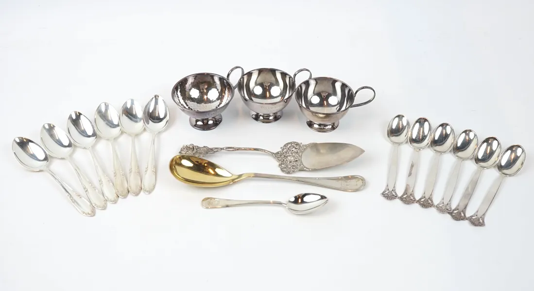 Kaffeskedar m.m, 18 delar, silver.