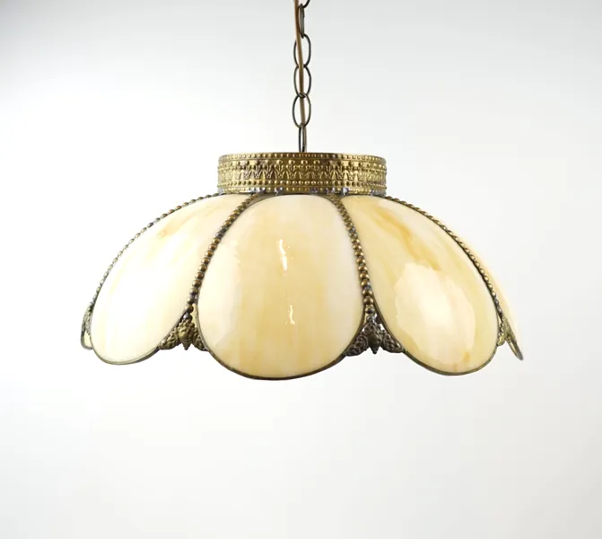 Taklampa, glas/metall, tiffanystil.