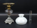Bordsfotogenlampa, glas/metall.