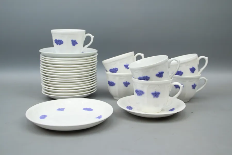 Kaffeservisdelar, 26 st, benporslin, Blå Blom, Gustavsberg.