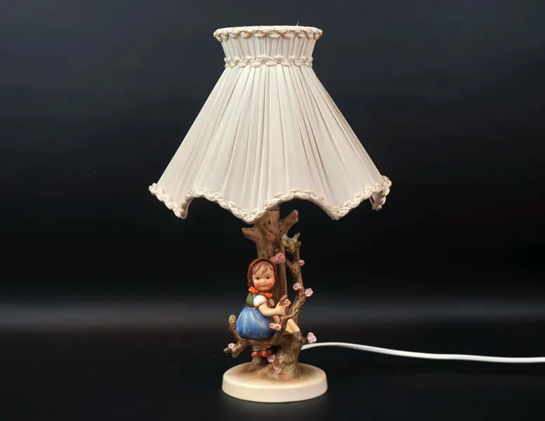 Bordslampa, porslin, M.I. Hummel, Goebel, Tyskland.