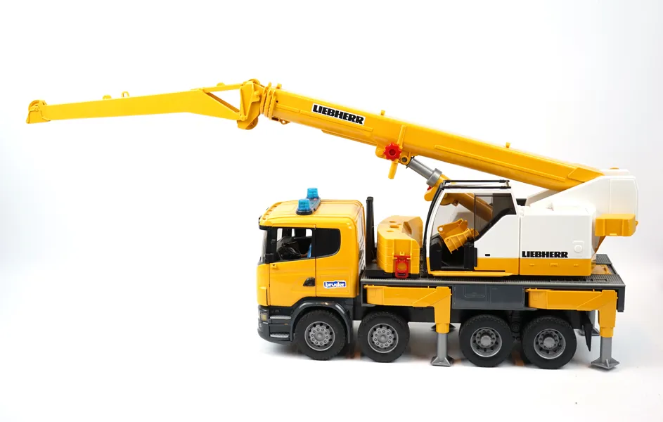 Leksaksfordon, plast, Scania Liebherr, Bruder, Tyskland.