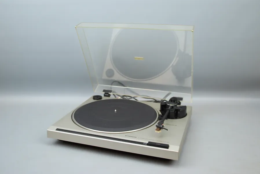 Skivspelare, Pioneer PL-120.