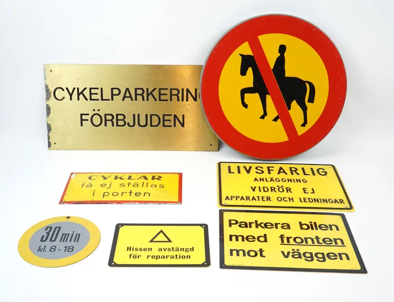 Skyltar, 7 st, plast/metall.