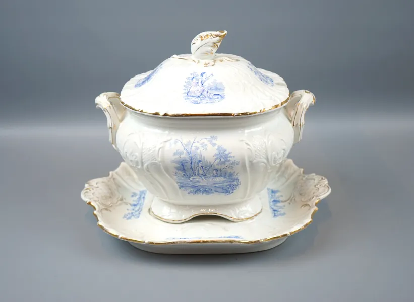 Terrin med fat, flintgods, ''Landskap'', Gustafsberg, 1897-1905.