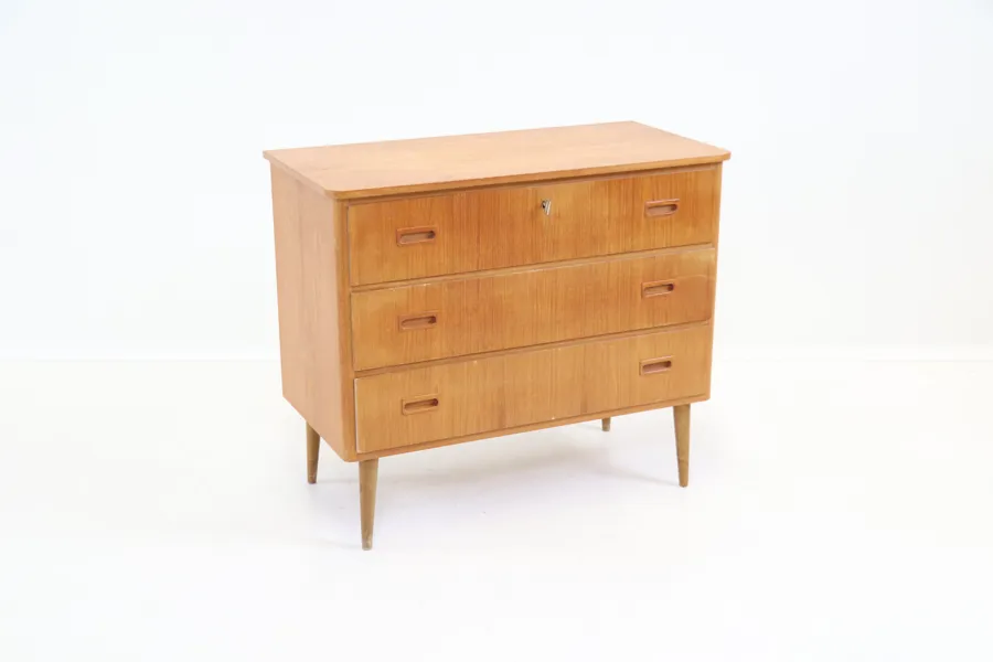 Byrå, 3 lådor, teak.