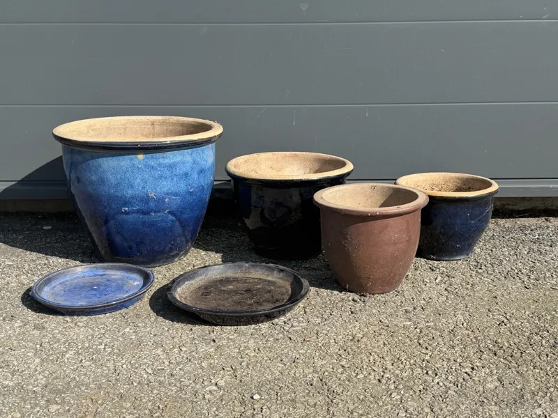 Krukor och krukfat, 6 delar, keramik.