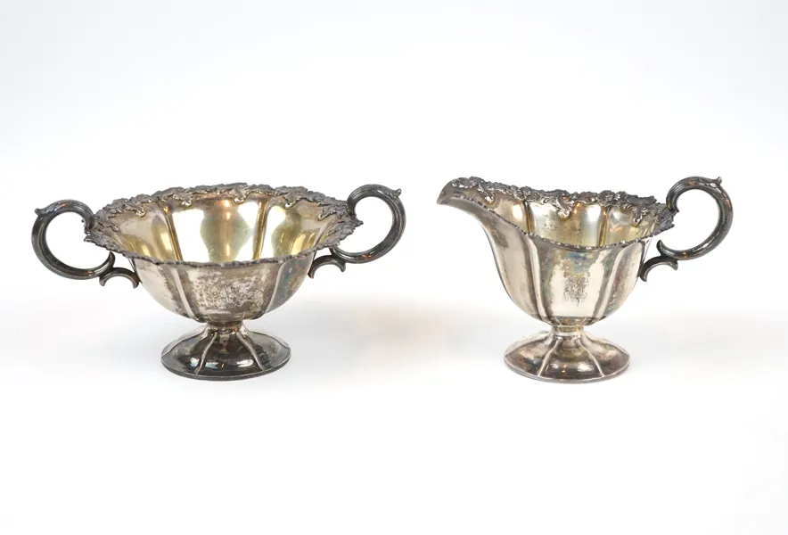 Sockerskål och gräddkanna, silver.