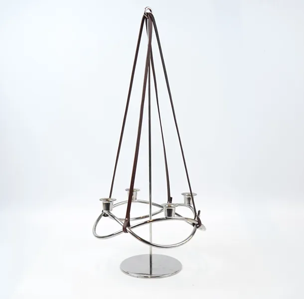 Maria Bernsten, ljusstake, rostfritt stål/läder, ''Season'', Georg Jensen, Danmark.