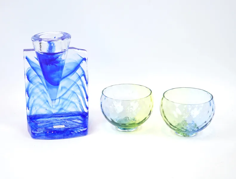 Kjell Engman och Micke Johansson, ljuslyktor, 3 delar, glas, ''Ice Aged'' och ''Optica'', Micke Johansson ljuslyktor med signatur.