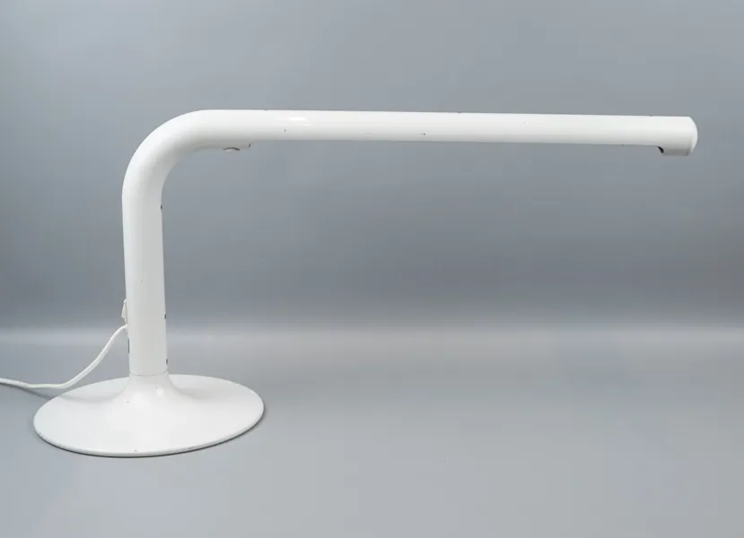 Anders Pehrson, skrivbordslampa, plast, ''Tuben'',Ateljé Lyktan, Åhus.