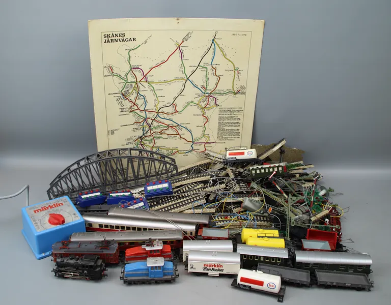 Märklin, räls, vagnar, lok m.m, ett parti.