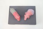 Jurgen af Rolén, "Bacon pigs", installation, trä/plast, signerad, 2004.