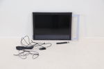 TV, Bang & Olufsen BeoPlay V1 - 32, med väggfäste.