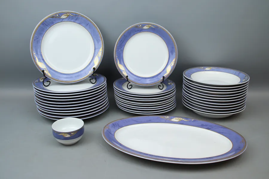 Matservis, 37 delar, porslin, Blå Magnolia, Royal Copenhagen.
