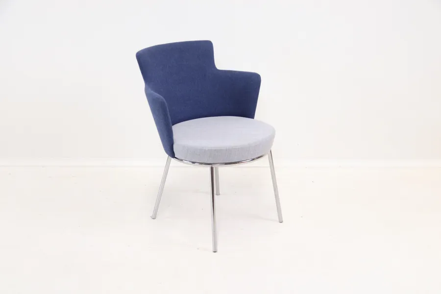 Konferensstol, textil/metall, Gärsnäs.
