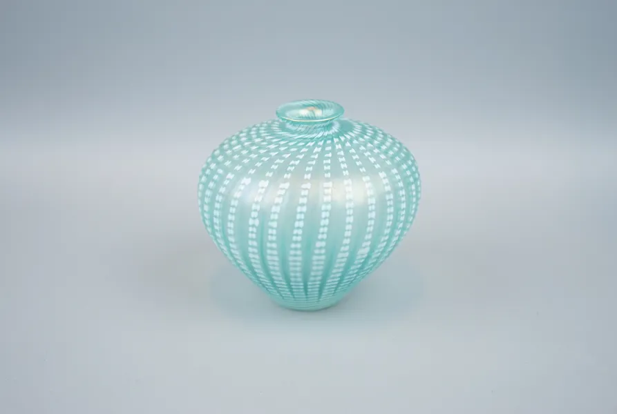 Bertil Vallien, vas, glas, "Minos", Kosta Boda, signerad.