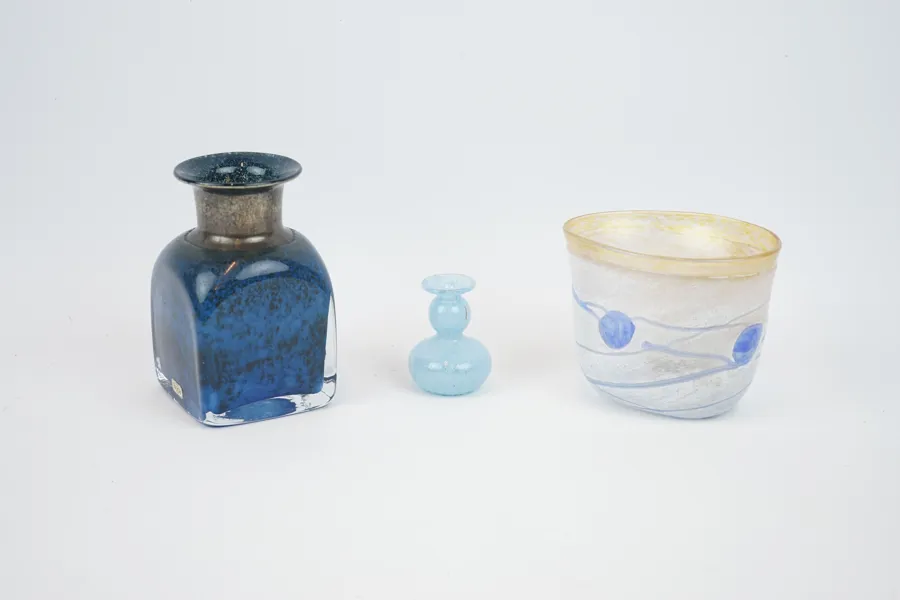 Bertil Vallien, vaser, 3 delar, glas, Kosta Boda, signerade.