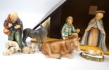 Julkrubba med 14 st figurer av porslin, M.I. Hummel, Goebel.