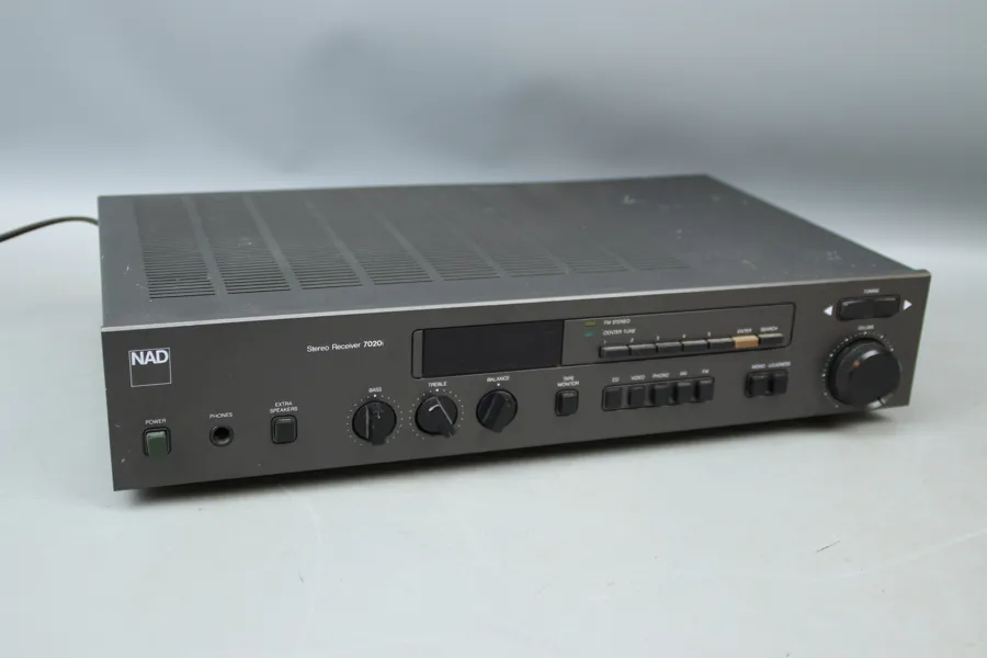 Stereo Receiver, 7020i, NAD.