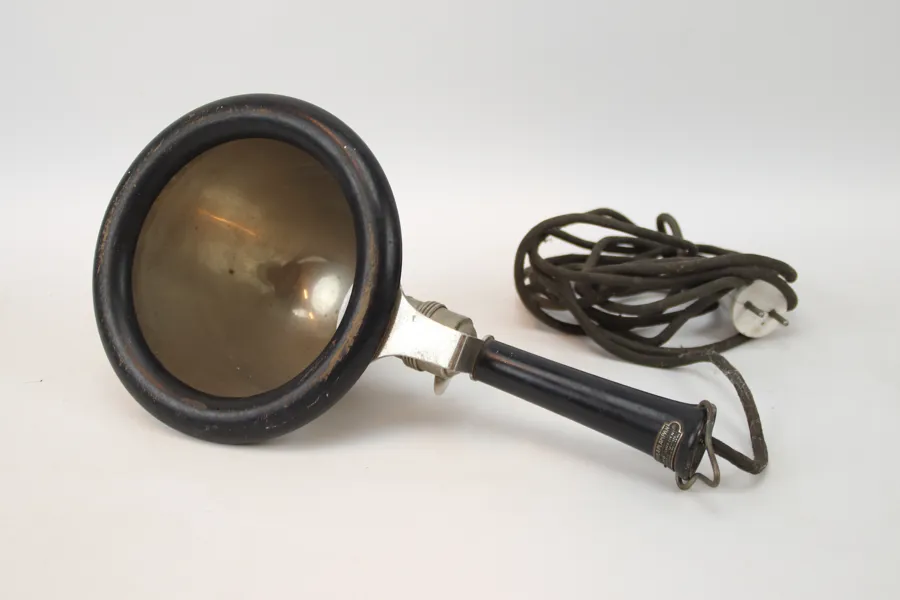 Värmelampa, Aeskulalampan, metall, Malmö, 1900-talets mitt.