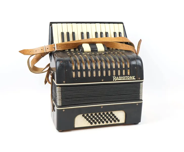 Dragspel, Radiotone.