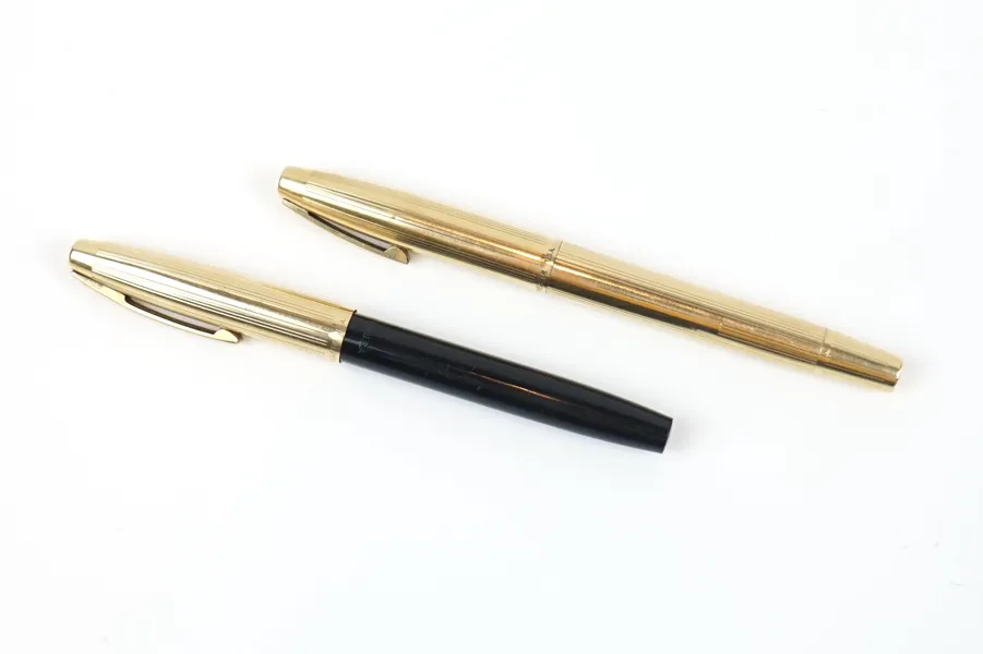 Resevoarpennor, 2 st, Sheaffer, höljen 12K guld, spetsar 14K guld.