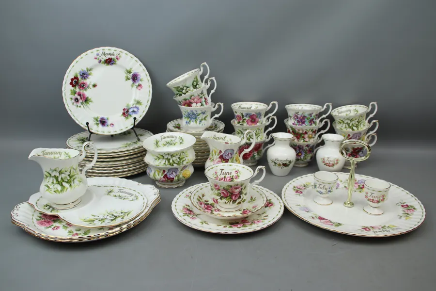 Kaffeservis, 38 delar, benporslin, "Flower of the month", Royal Albert, England.