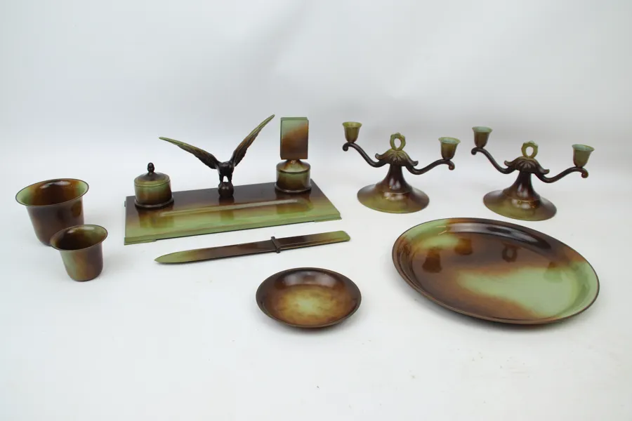 Skrivbordsuppsats, 8 delar, grönpatinerad brons, Modern Metallkonst.