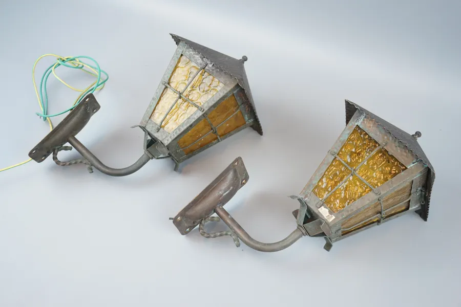 Vägglampor för utomhusbruk, ett par, metall/glas.