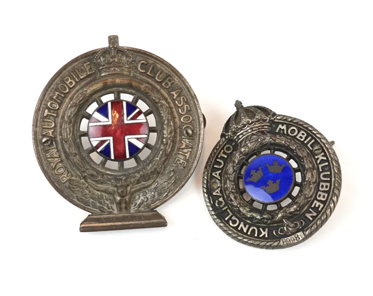 Bilmärken, 2 st, emalj/metall, Royal Automobile Club Association/Kungliga Automobilklubben.