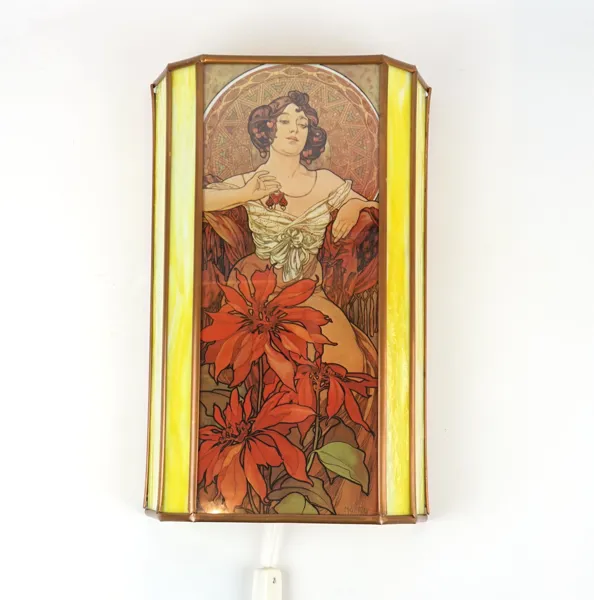 Vägglampa, med motiv av Alfons Mucha, glas.