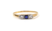 Ring med 2 st gammalslipade diamanter och topas, 18K guld.
