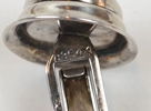 Manschettknappar i silver, halscollier i glas och aftonväskor med pärlbroderi.