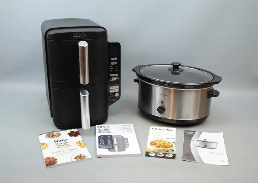Airfryer, Ninja SL300EU, samt långsamkokare, Waves SC-105513.