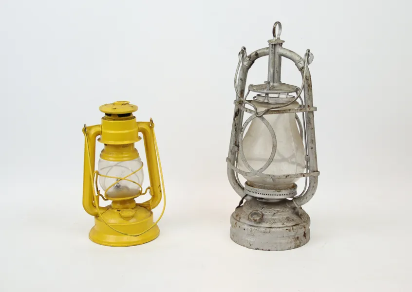 Stormlyktor, 2 st, metall/glas.