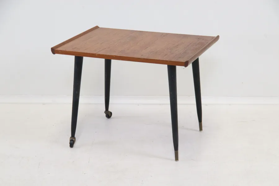 Bord, hjultrissor, teak.